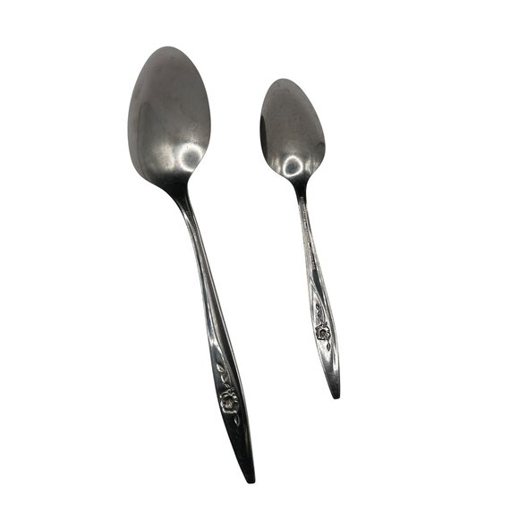 Oneida Deluxe Stainless Steel Serving, Teaspoon Set flatware glossy Lasting Rose - Picture 3 of 5